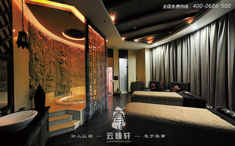 此婭太水療會(huì)所在裝修在風(fēng)格上，選用東南亞自然、淳樸、渾厚的元素，貫穿整個(gè)會(huì)所空間之中